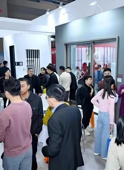 銀發經濟熱潮:中國重慶建博會聚焦適老家居新趨勢(圖3) 銀發經濟熱潮:中國重慶建博會聚焦適老家居新趨勢(圖3)