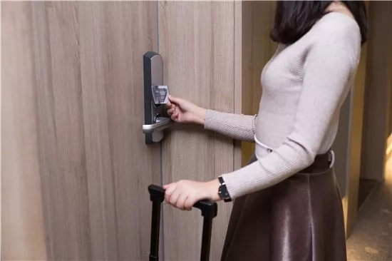 復制指紋和IC卡就能開智能門鎖?(圖2) 復制指紋和IC卡就能開智能門鎖?(圖2)